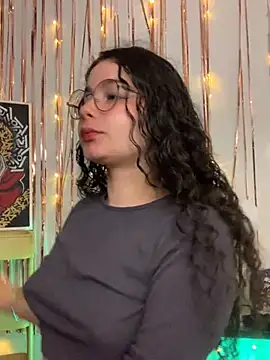 Snapshot of Antoniart_ chatting on January 2025 02:43:02 AM Antoniart online show from January 2025 02:43:02 AM