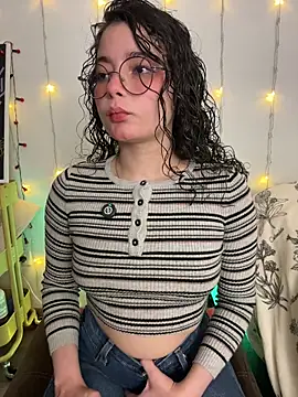 Snapshot of Antoniart_ chatting on October 2025 01:28:01 AM Antoniart online show from October 2025 01:28:01 AM