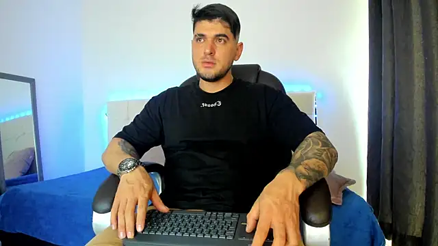 Teilor Creed online show from December 2025 08:25:01 PM