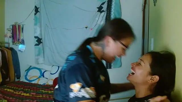 clayre and jill online show from December 2025 05:48:02 AM