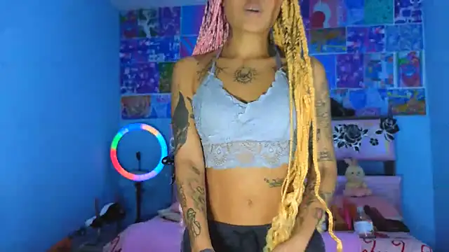 Snapshot of gabbiefoxthx chatting on December 2024 06:59:01 AM gabbiefoxthx online show from December 2024 06:59:01 AM