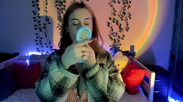 Emily Gin online show from March 2025 05:46:01 AM