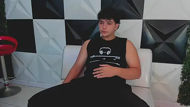 Dani cumboy online show from October 2025 02:02:01 PM