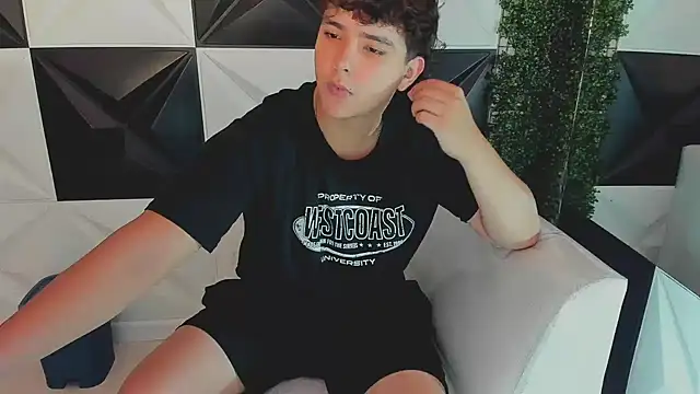 Dani cumboy online show from October 2025 01:42:02 PM