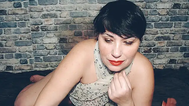 Snapshot of moly_rushh chatting on February 2026 11:41:01 AM moly rushh online show from February 2026 11:41:01 AM