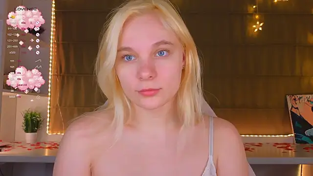 NaokoStifel online show from February 2025 01:04:01 AM