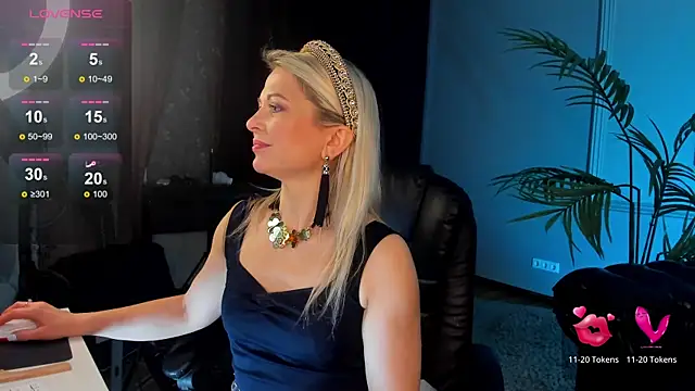 Gloria Lovely online show from February 2025 02:43:02 PM