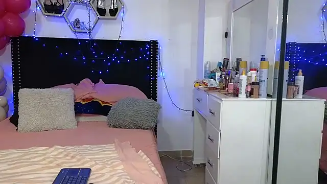 charlotte 077 online show from February 2026 03:26:02 AM