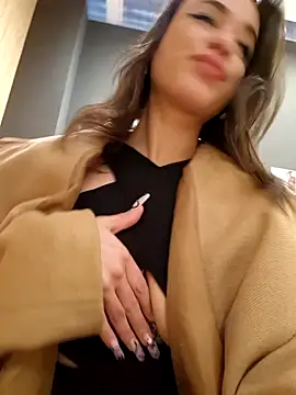 LydiaMaus96 online show from December 2024 05:57:02 PM