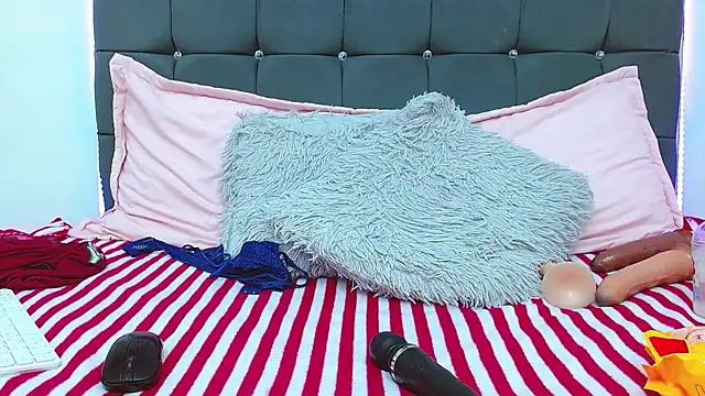 karlamorris  online show from January 2025 08:21:01 PM