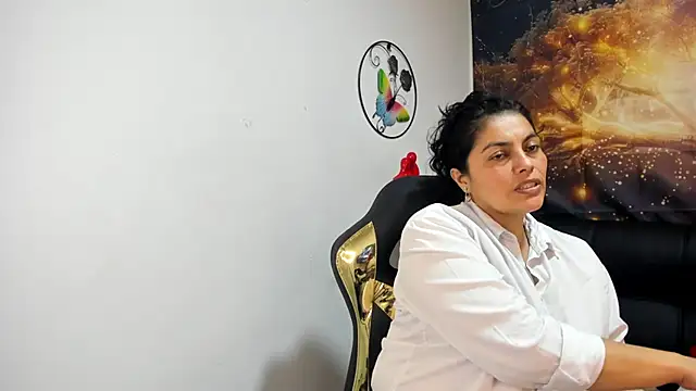 Lust Mom41 online show from December 2024 05:11:02 PM