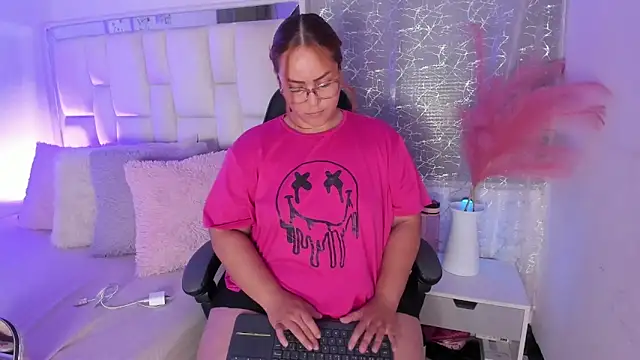 LeahxBarker online show from May 2026 01:47:02 AM