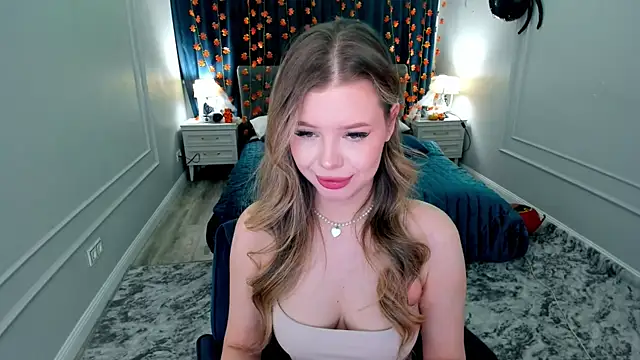 FollowLovee online show from October 2025 08:05:01 PM