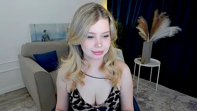 FollowLovee online show from May 2026 07:41:01 PM