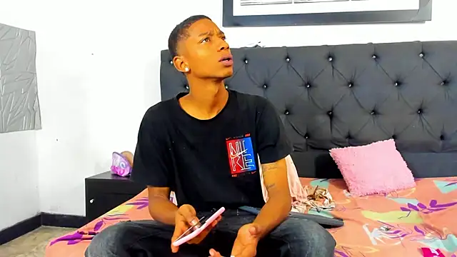 EvaxEmma online show from January 2025 01:31:02 PM