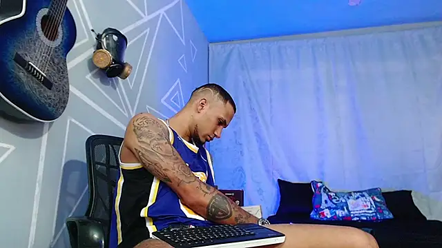 MagnusFrost online show from February 2025 09:04:01 PM