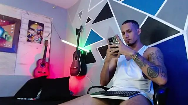 MagnusFrost online show from November 2025 05:52:01 AM