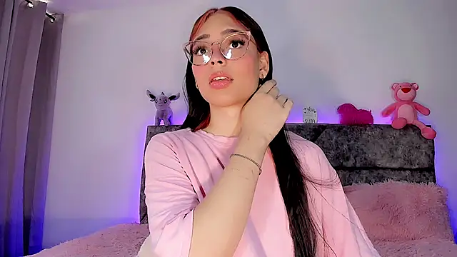 Snapshot of Valentina_Alba chatting on January 2025 09:10:01 PM Valentina Alba online show from January 2025 09:10:01 PM