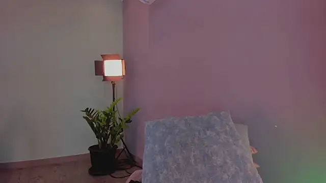 LynnSam  online show from February 2025 03:00:02 AM