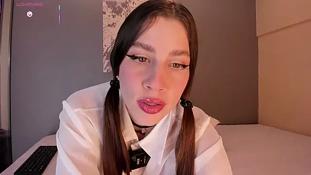 LynnSam  online show from September 2025 11:10:01 PM