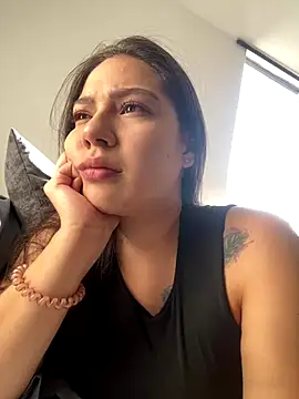 Latina vanessa online show from November 2025 09:15:01 PM