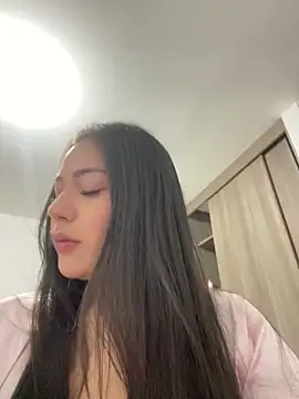 Latina vanessa online show from November 2025 11:37:01 PM