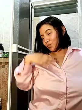 Snapshot of Zetrionn chatting on February 2025 05:20:02 AM Zetrionn online show from February 2025 05:20:02 AM