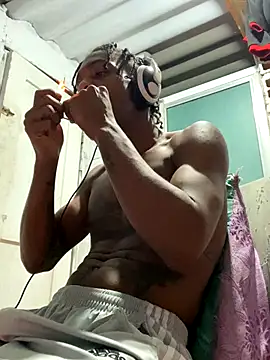 Larry-n-clouds online show from November 2025 03:17:01 AM