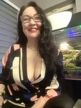 Snapshot of CamilleDesire chatting on December 2024 05:00:01 PM CamilleDesire online show from December 2024 05:00:01 PM