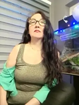 Snapshot of CamilleDesire chatting on October 2025 05:10:02 PM CamilleDesire online show from October 2025 05:10:02 PM