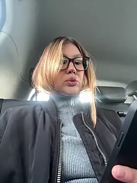 RinaCat online show from October 2025 05:18:01 AM