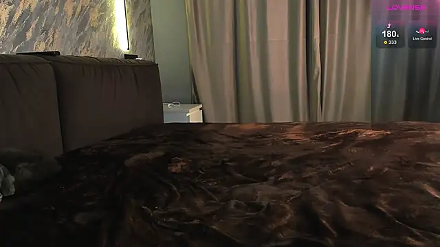 Snapshot of laflamebella chatting on February 2026 03:54:01 PM laflamebella online show from February 2026 03:54:01 PM