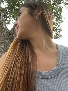 Nicol Swift  online show from January 2025 06:31:01 PM