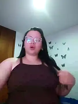 Snapshot of Sarahros1 chatting on January 2025 02:19:02 AM Sarahros1 online show from January 2025 02:19:02 AM