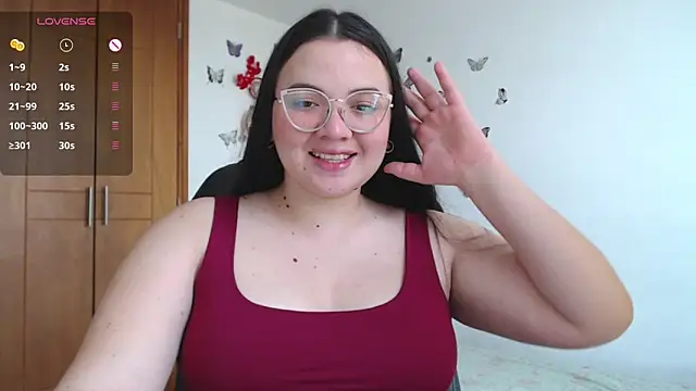 Snapshot of Sarahros1 chatting on March 2025 03:56:01 PM Sarahros1 online show from March 2025 03:56:01 PM