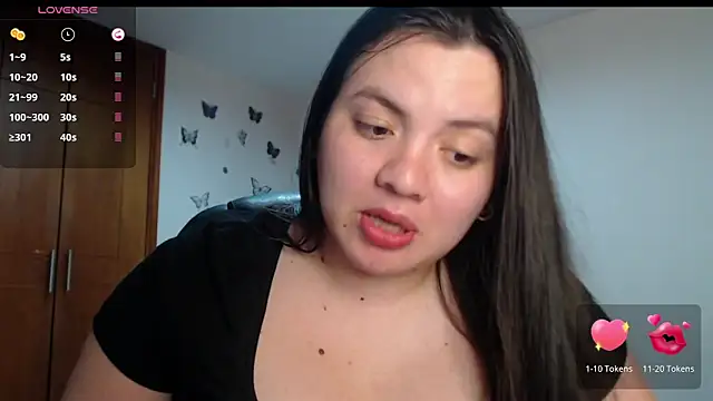 Snapshot of Sarahros1 chatting on October 2025 01:36:02 AM Sarahros1 online show from October 2025 01:36:02 AM