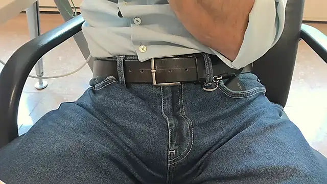 Snapshot of alessandroman2114 chatting on October 2025 10:26:02 AM alessandroman2114 online show from October 2025 10:26:02 AM