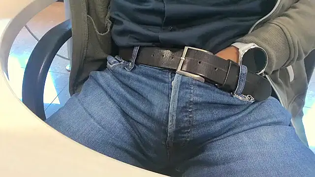 Snapshot of alessandroman2114 chatting on October 2025 10:05:01 AM alessandroman2114 online show from October 2025 10:05:01 AM