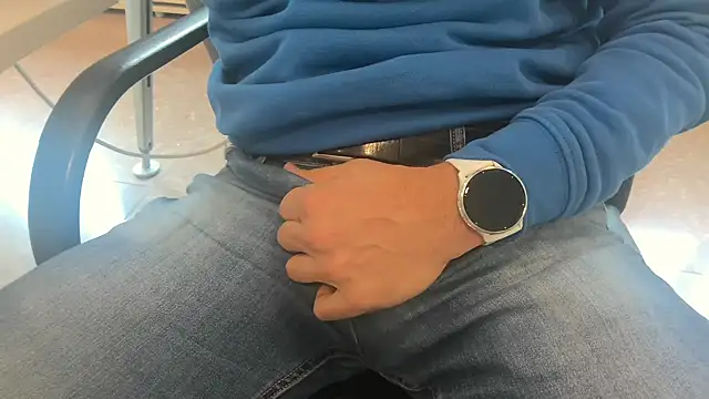 Snapshot of alessandroman2114 chatting on October 2025 11:45:02 AM alessandroman2114 online show from October 2025 11:45:02 AM