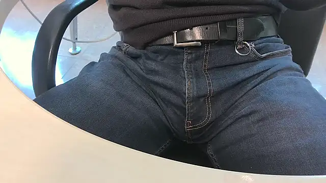 alessandroman2114 online show from March 2026 11:50:01 AM