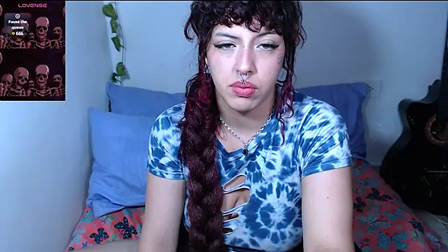 Eli666uwu online show from December 2024 03:25:02 AM