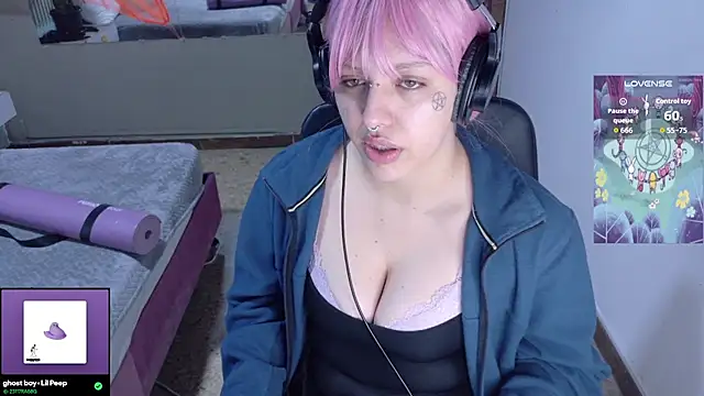 Eli666uwu online show from October 2025 04:07:02 PM