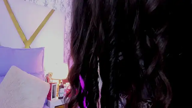 Athziry  online show from December 2024 10:23:02 PM