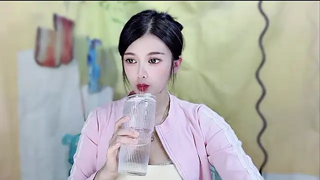 VIWVI online show from March 2026 05:10:02 AM