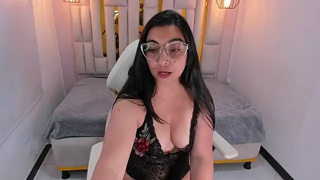 Karla hernandez  online show from February 2025 01:59:02 PM