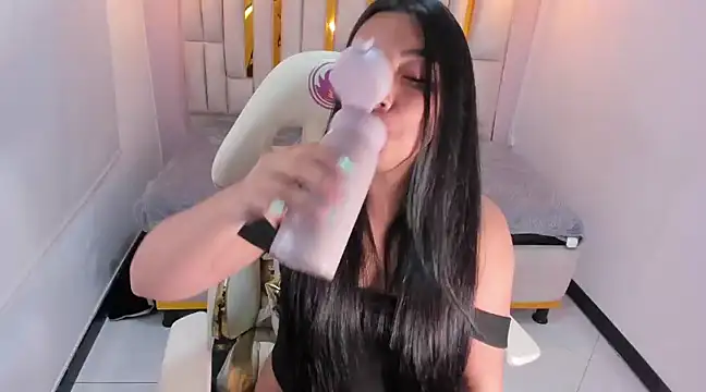 Karla hernandez  online show from March 2025 02:05:02 PM