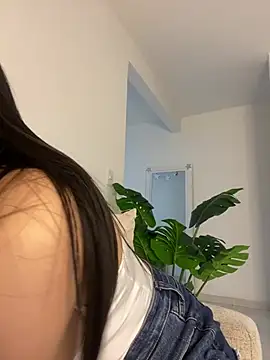 montmariana online show from February 2025 06:37:01 AM