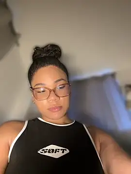 ashley Tompson1 online show from July 2026 12:25:01 PM