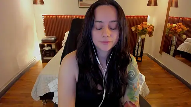 KatherineBond online show from June 2026 07:42:01 PM