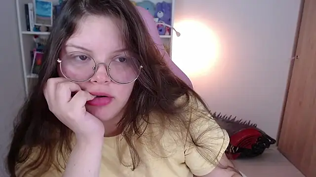 Snapshot of Gabiwaifu chatting on April 2026 05:43:02 PM Gabiwaifu online show from April 2026 05:43:02 PM